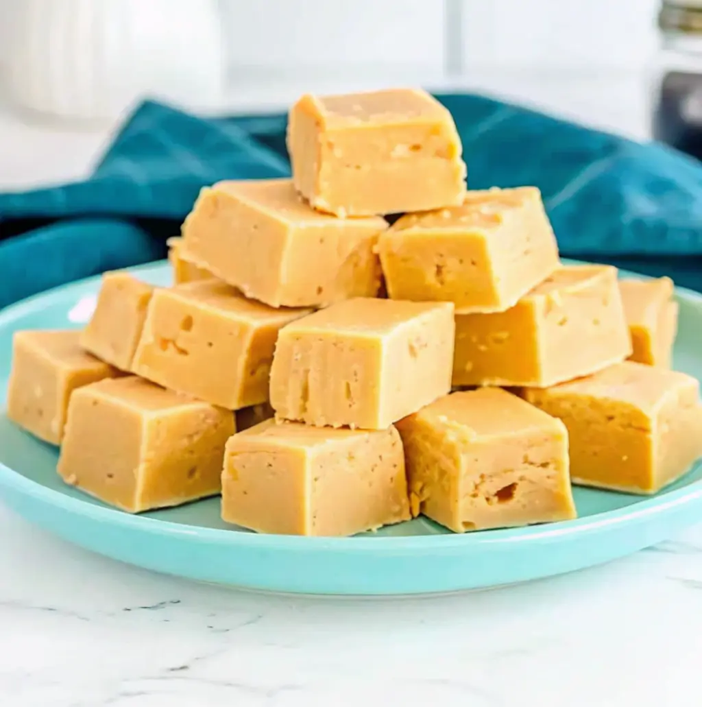 3-ingredient-pumpkin-white-chocolate-fudge-2 pumpkin white chocolate fudge
